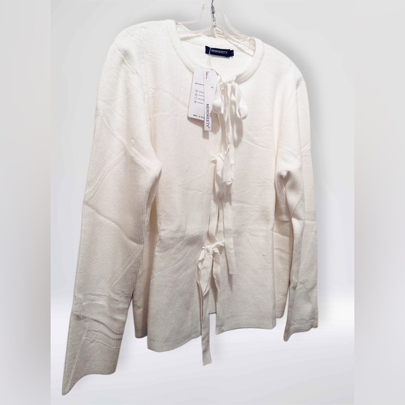 NWT Women’s Textured Knit Crew Neck Long Sleeved Sweater White Size L - Picture 2 of 7